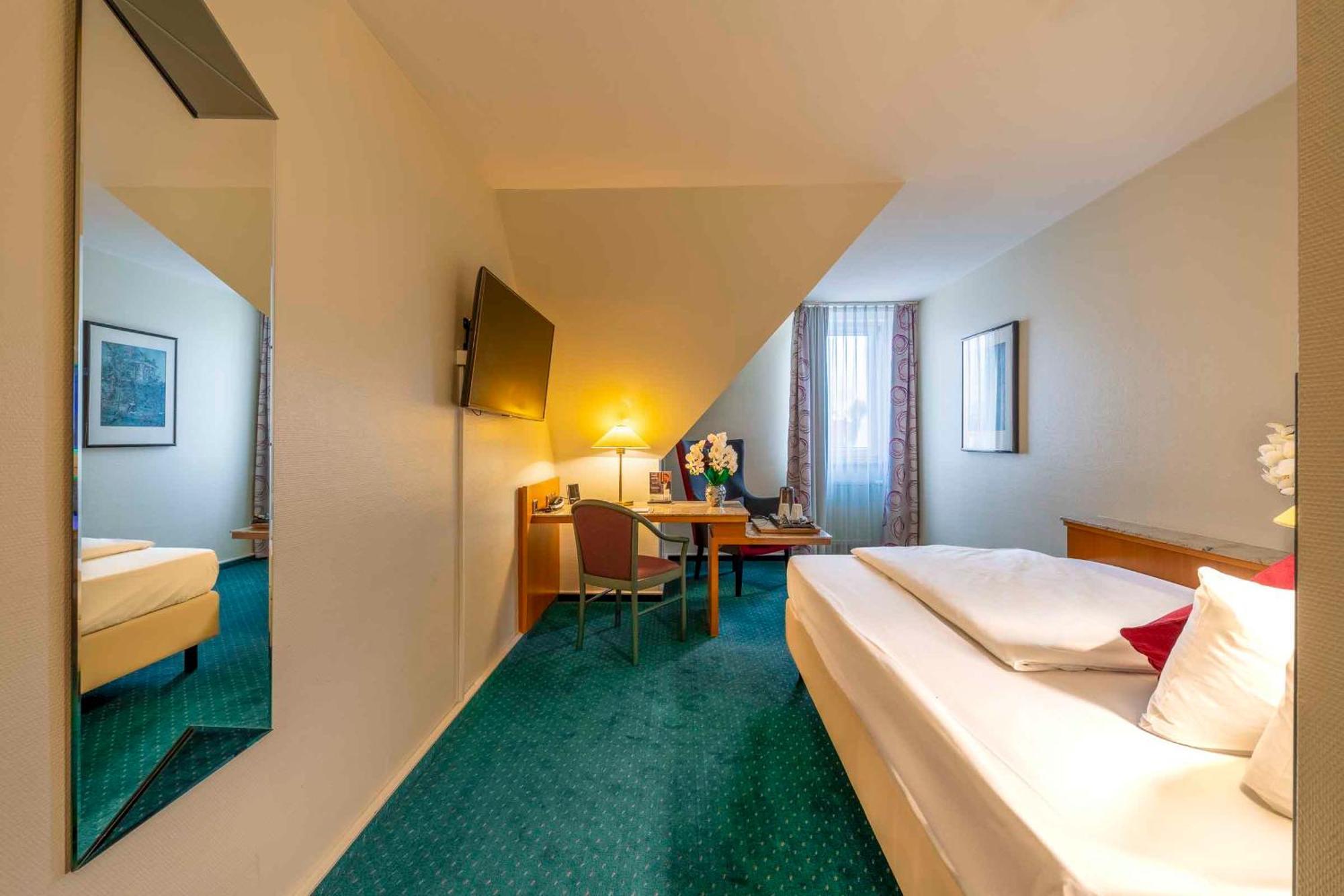 Plaza Inn Blankenburg Ditzingen, Sure Hotel Collection מראה חיצוני תמונה